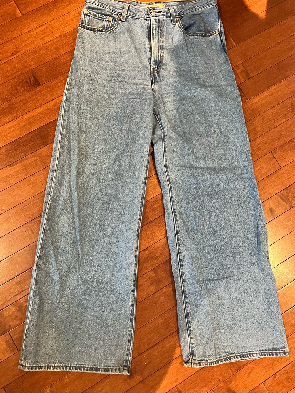 Levi’s rib cage wide leg light blue jean size 30